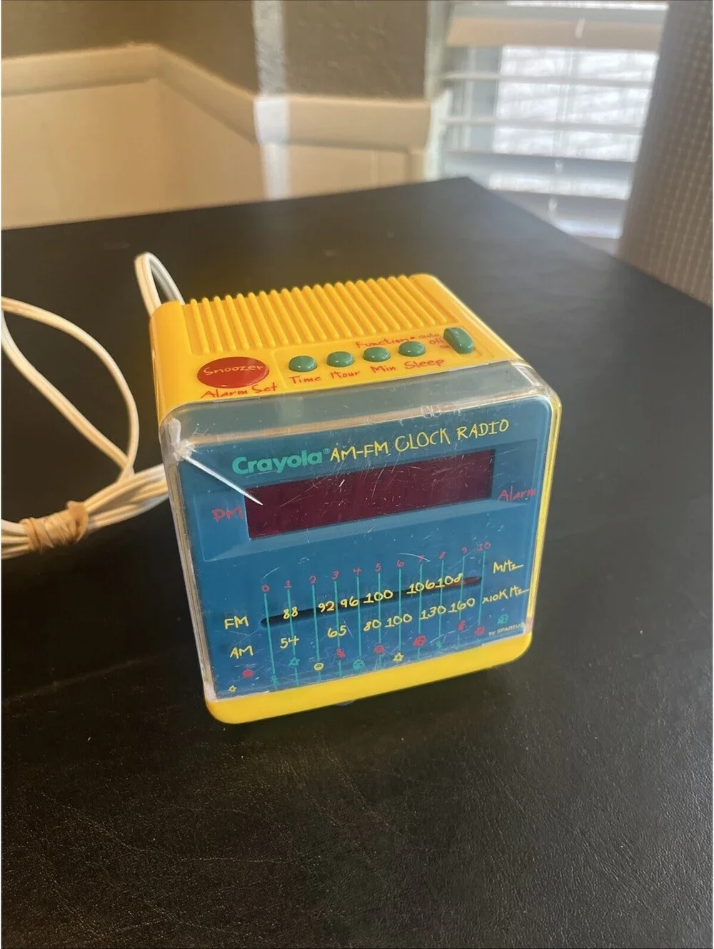 Crayola Spartus Model 1217 AM/FM Clock Radio - Super Cool - Working rare!